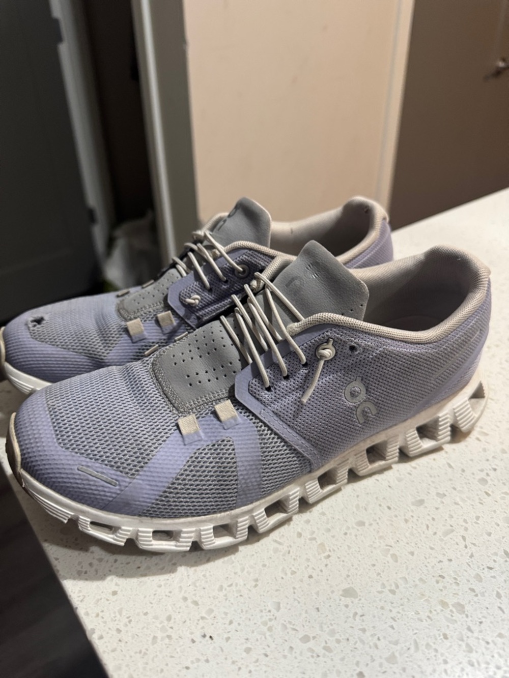 On Running Men’s Lightweight Lavender Grey Cloud Sneakers